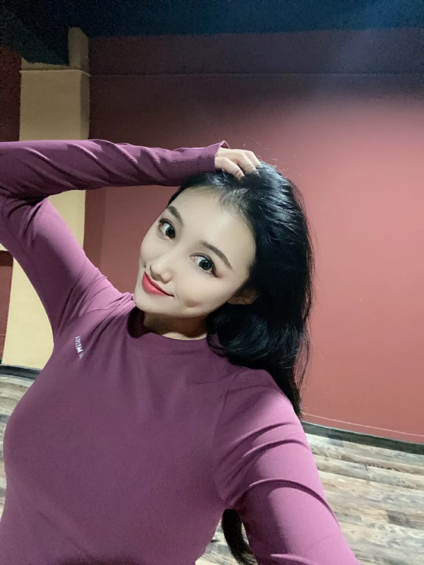 瑜伽小姐姐兼职解锁花式 做~ai